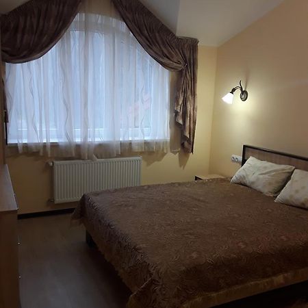 Gostynnyi Dvir Cottage Ternópil Exterior foto