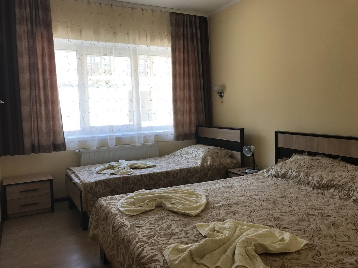 Gostynnyi Dvir Cottage Ternópil Exterior foto