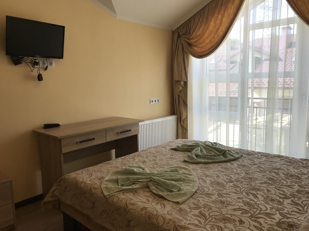 Gostynnyi Dvir Cottage Ternópil Exterior foto